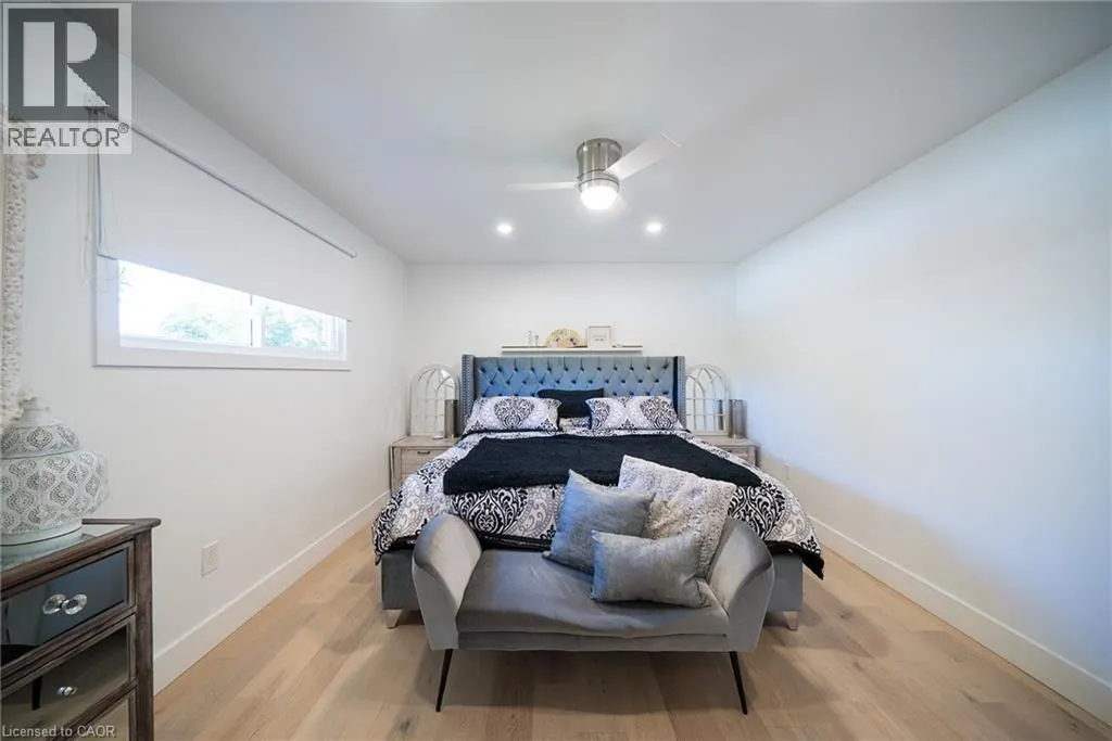 662 MOHAWK Road W