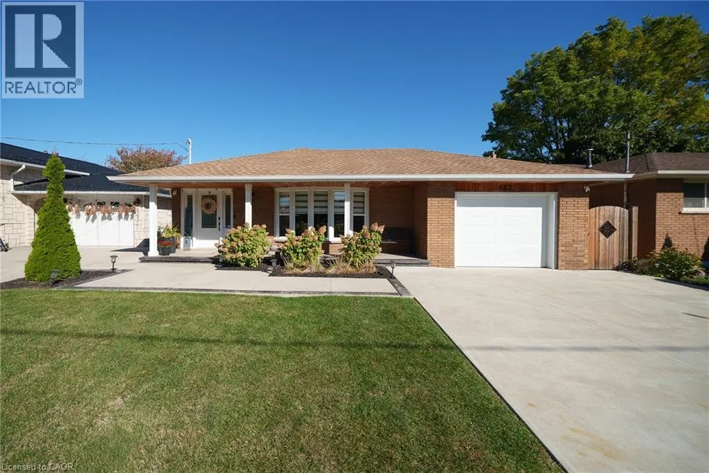 662 MOHAWK Road W