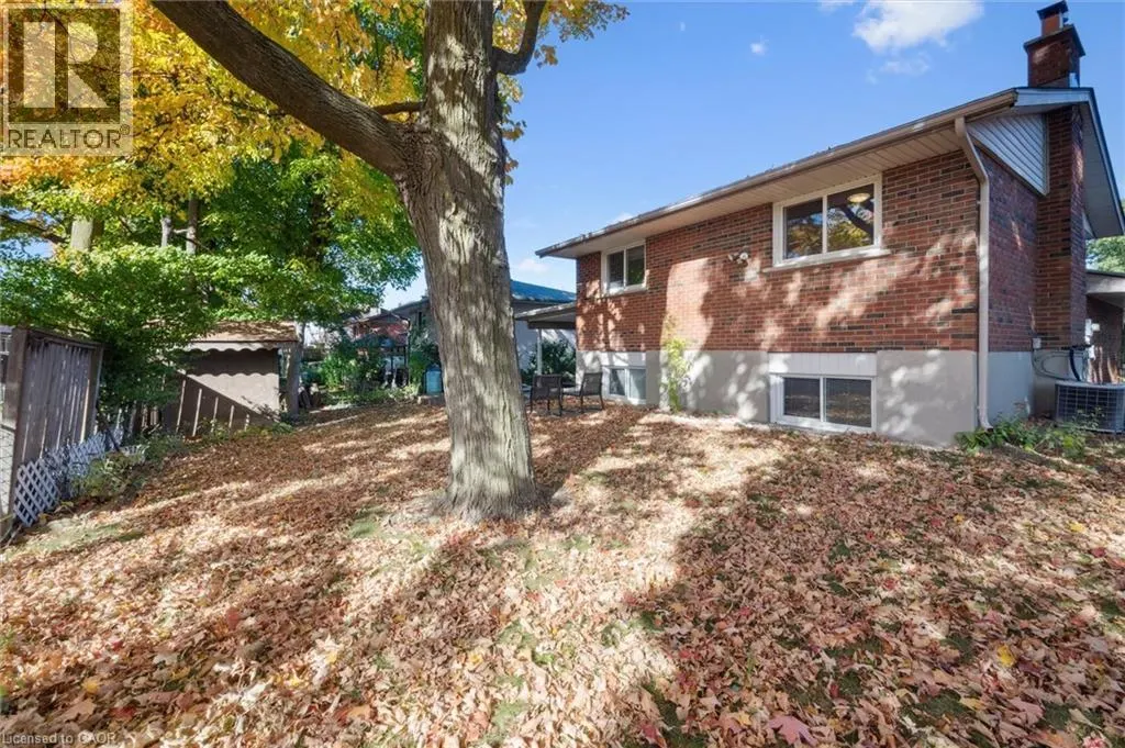 207 LAURENTIAN Drive