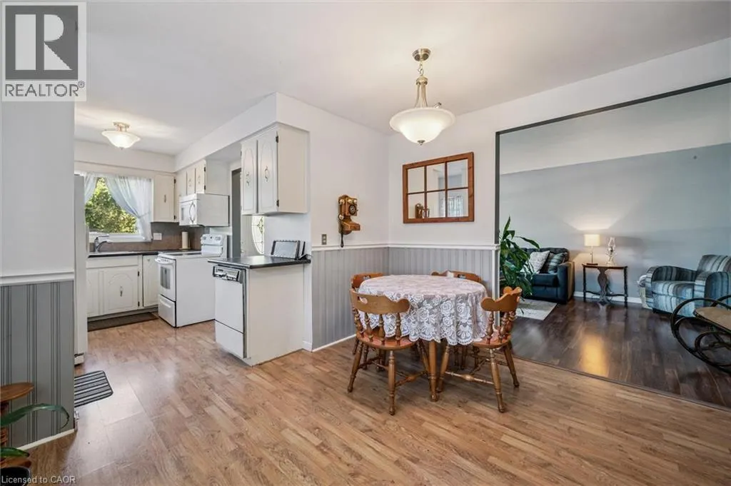 207 LAURENTIAN Drive