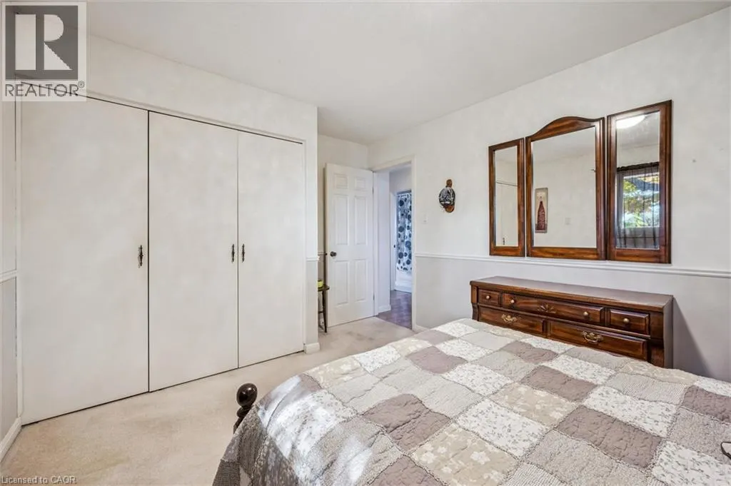 207 LAURENTIAN Drive
