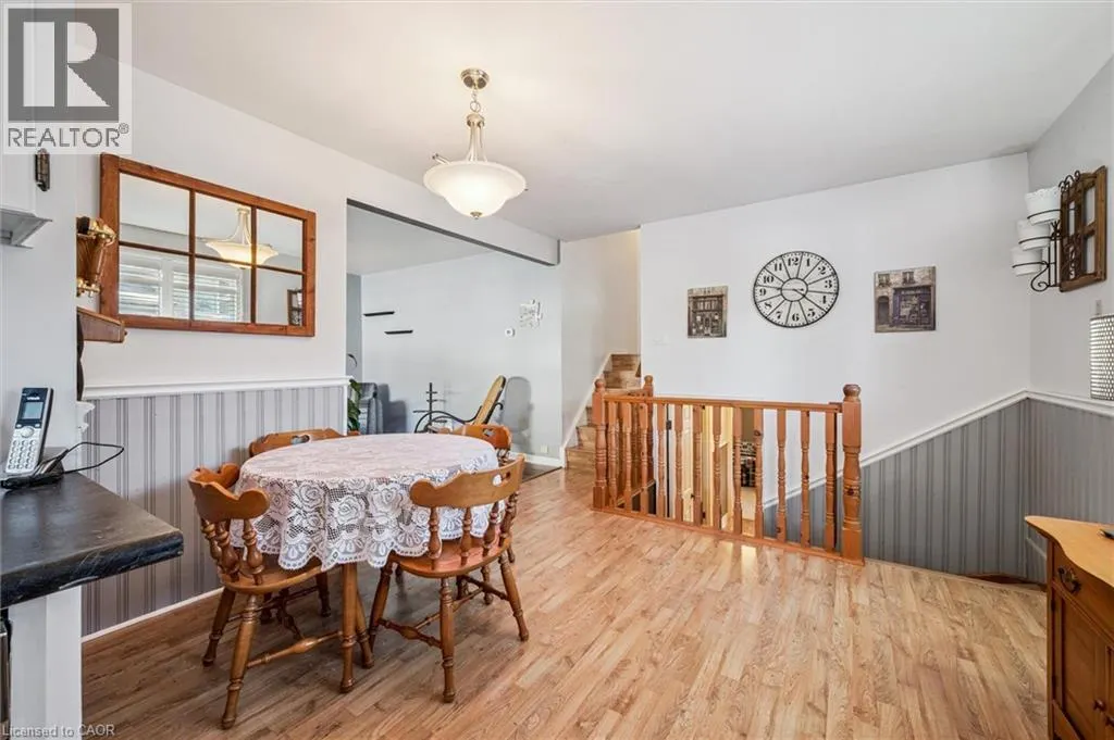 207 LAURENTIAN Drive