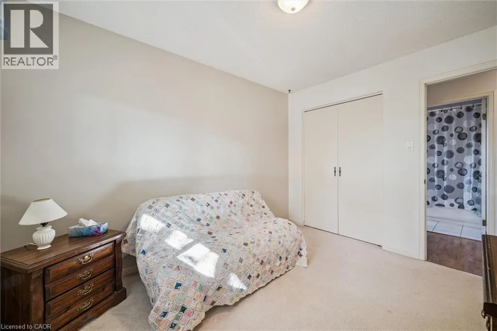 207 LAURENTIAN Drive