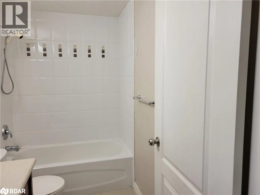 85 BARRIE Road Unit# 411, #411