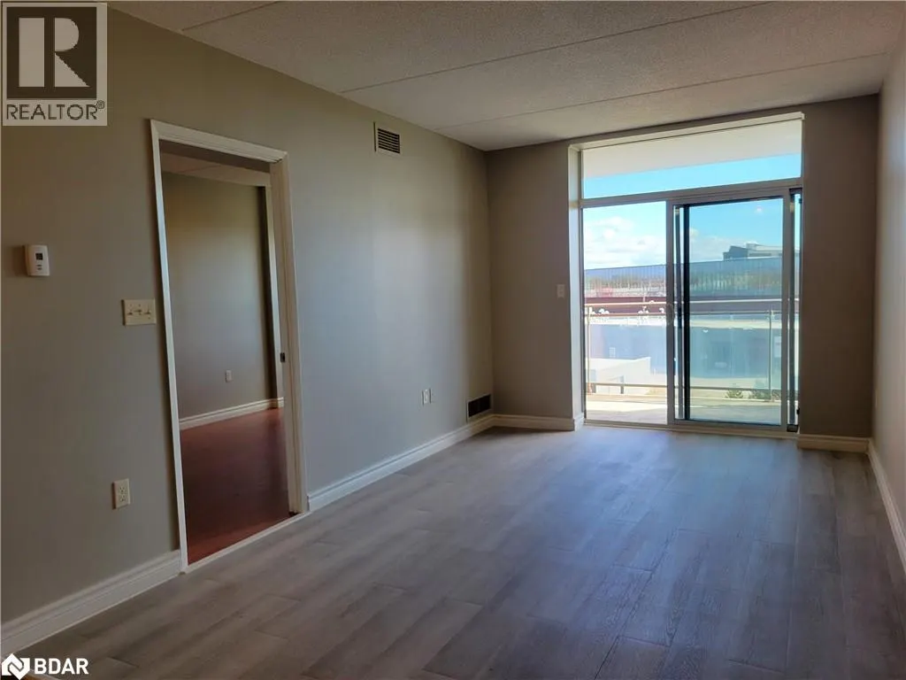 85 BARRIE Road Unit# 411, #411