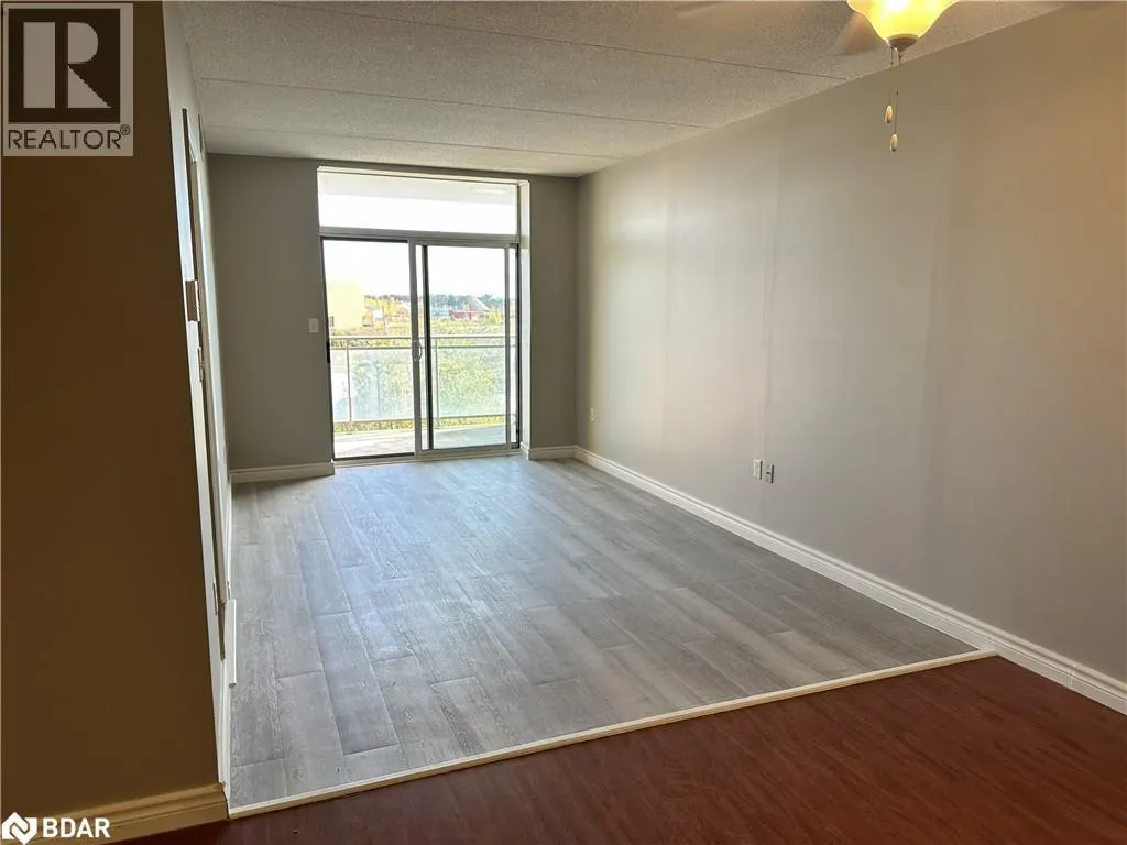 85 BARRIE Road Unit# 411, #411