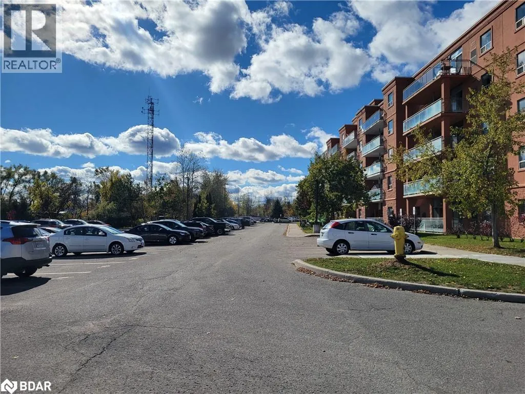 85 BARRIE Road Unit# 411, #411