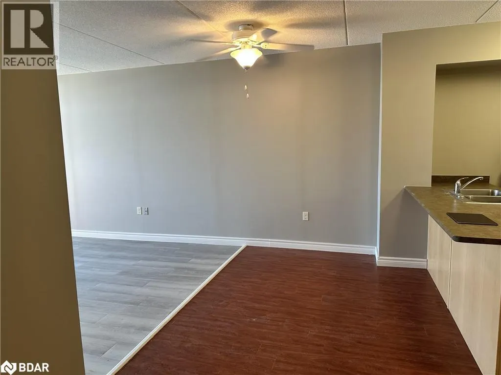 85 BARRIE Road Unit# 411, #411