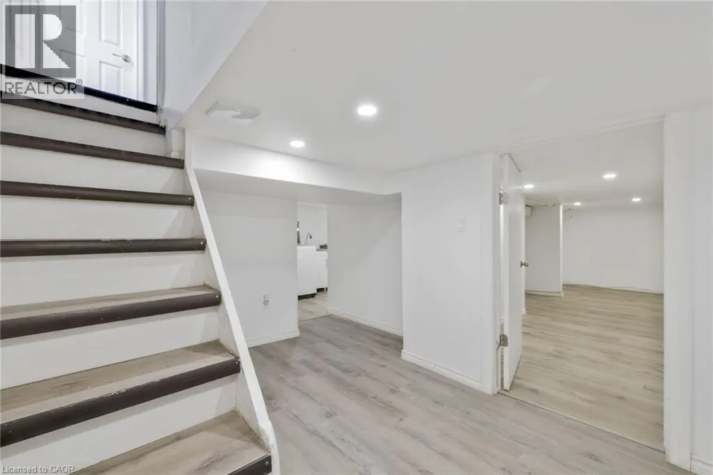703 LAWRENCE Road