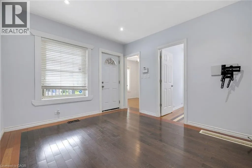 703 LAWRENCE Road