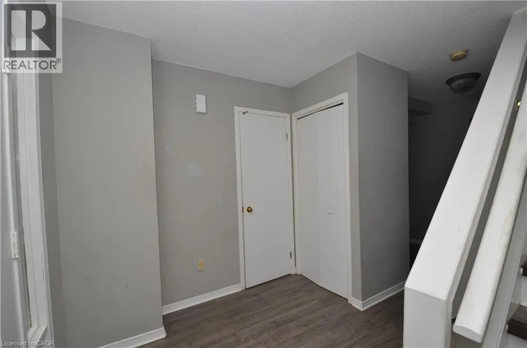 25 DEVINE Crescent