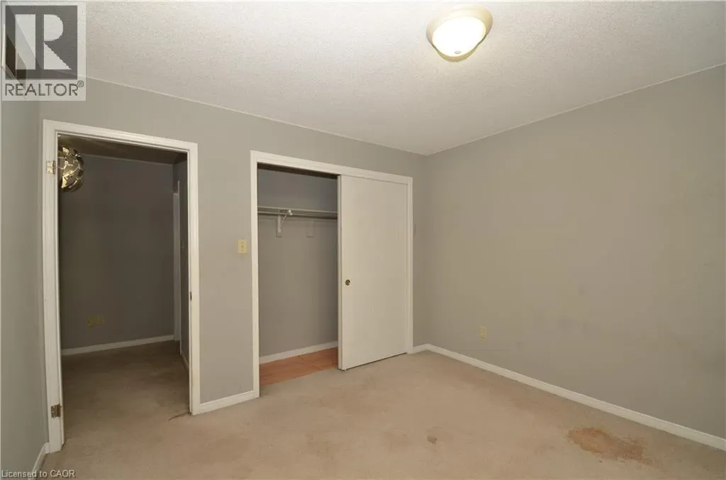 25 DEVINE Crescent