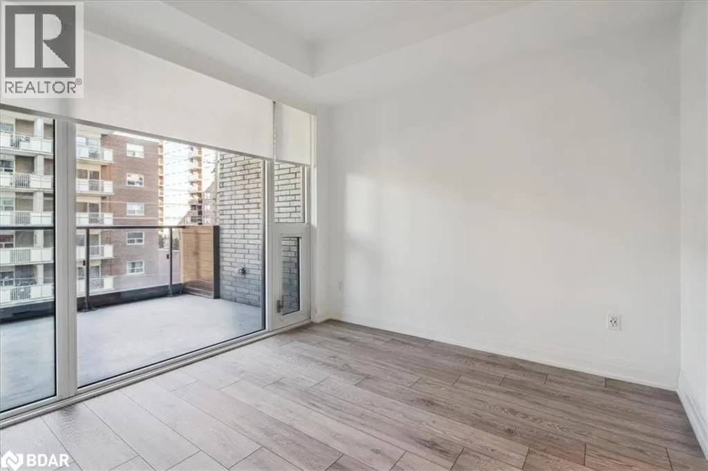 21 PARK Street E Unit# 315, #315