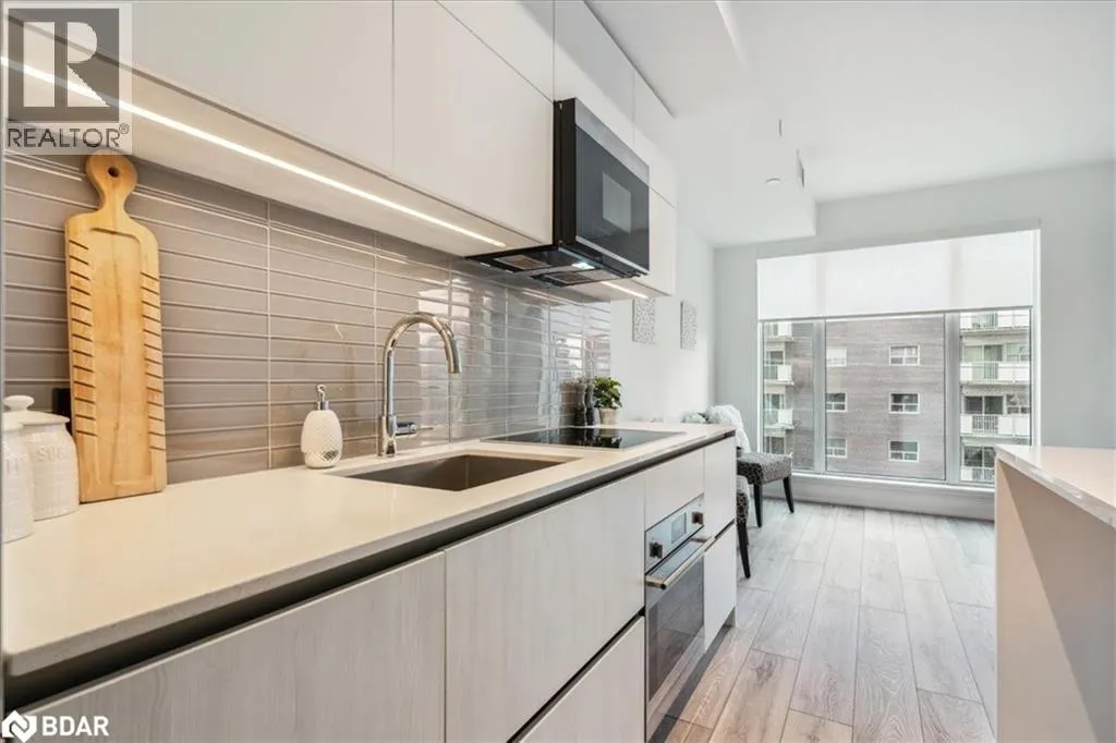 21 PARK Street E Unit# 315, #315