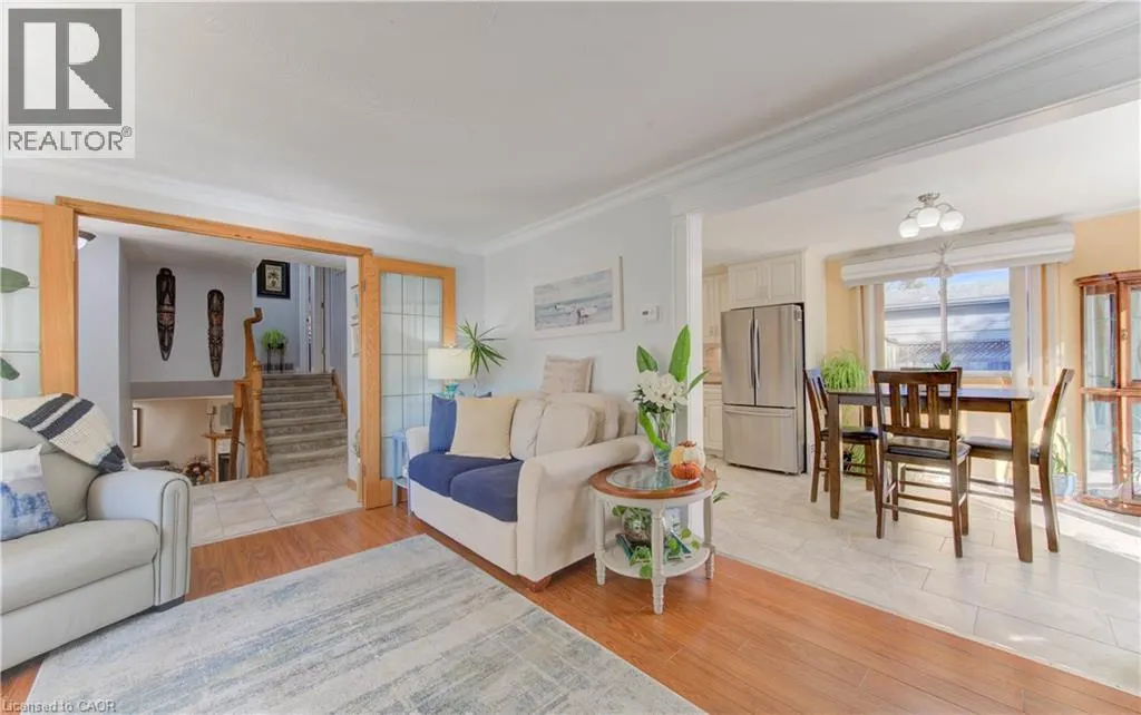 55 GRACEFIELD Crescent