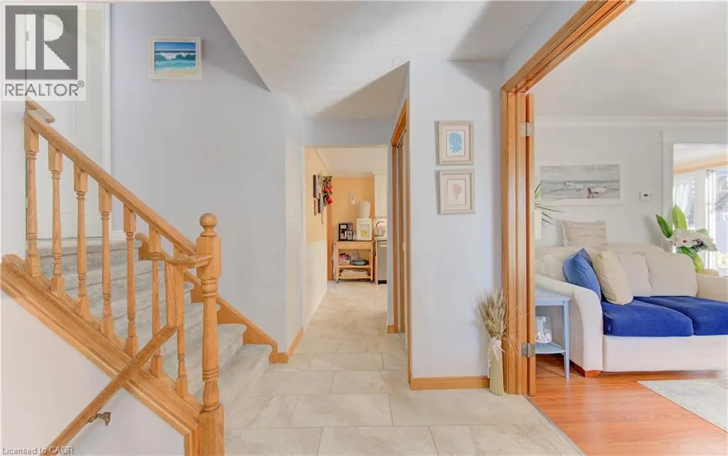 55 GRACEFIELD Crescent