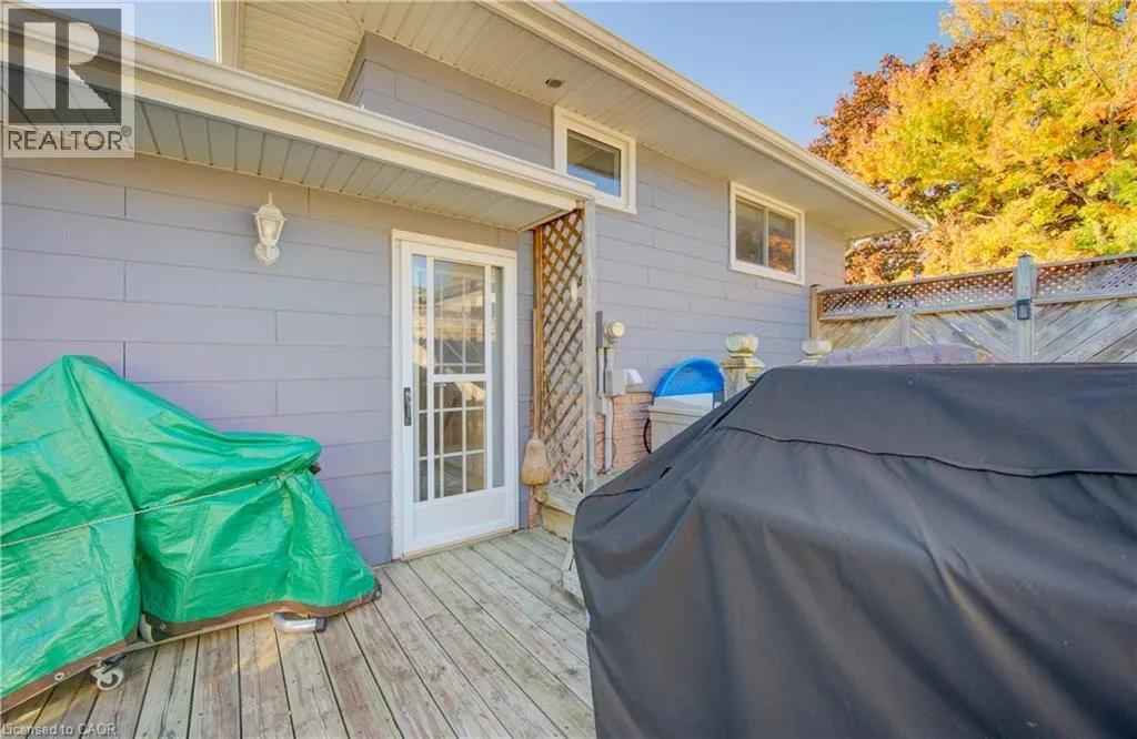 55 GRACEFIELD Crescent