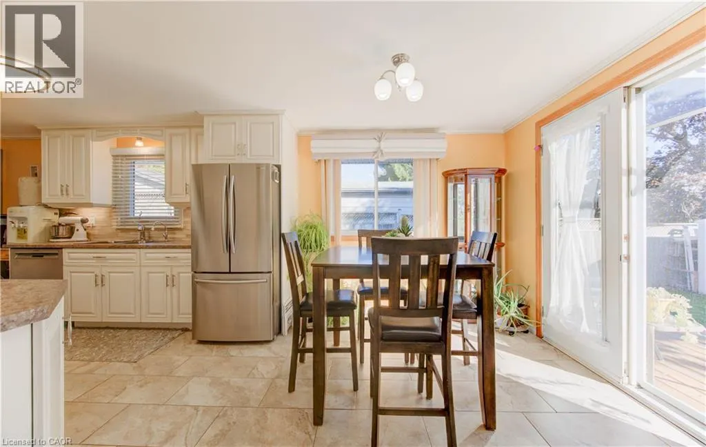 55 GRACEFIELD Crescent