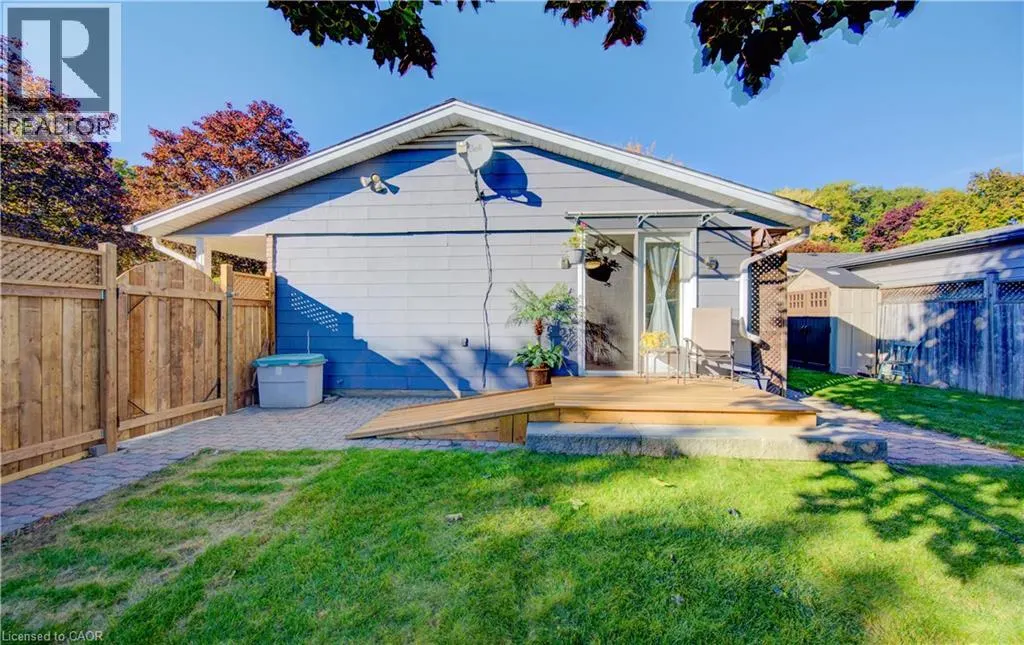 55 GRACEFIELD Crescent