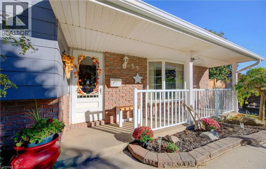 55 GRACEFIELD Crescent