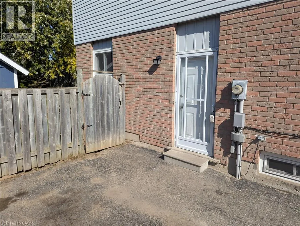 18 CALAIS Place