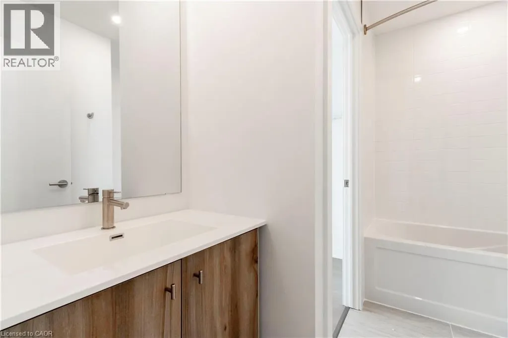 25 WELLINGTON Street S Unit# 1802, #1802