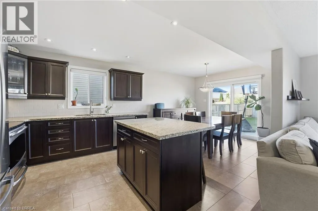 15 YARINGTON Drive
