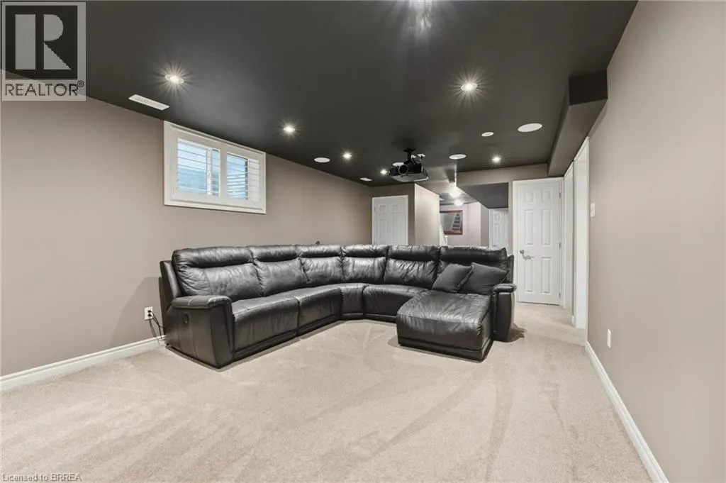 15 YARINGTON Drive