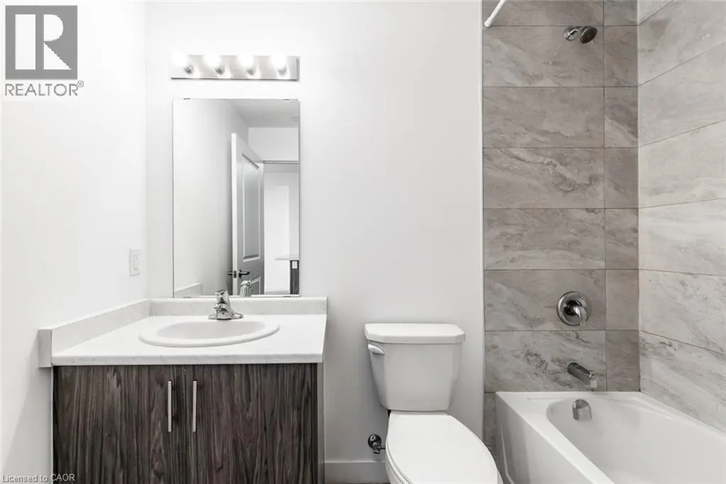 450 DUNDAS Street E Unit# 326, #326