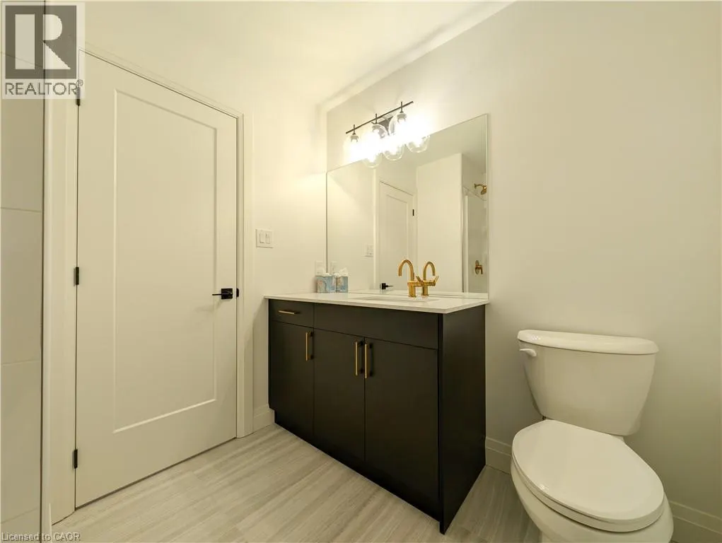 235 KENNINGTON Way Unit# 13, #13