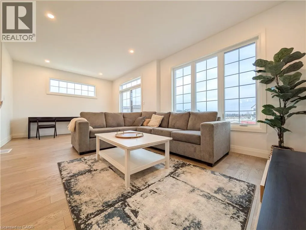 235 KENNINGTON Way Unit# 13, #13