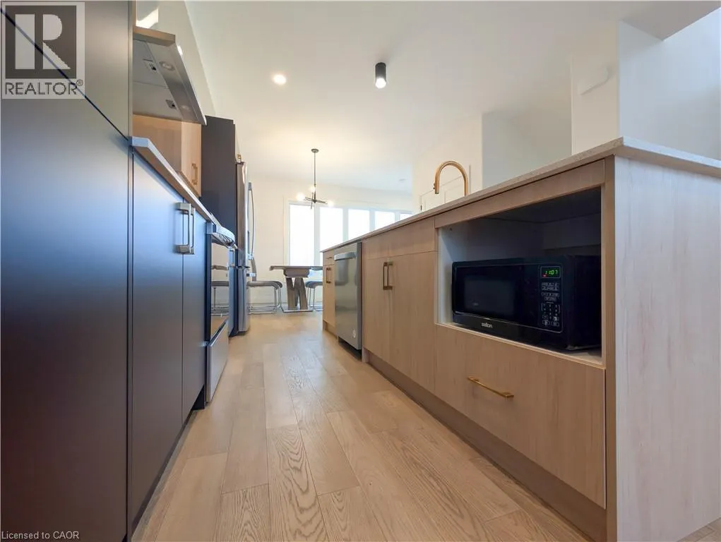 235 KENNINGTON Way Unit# 13, #13