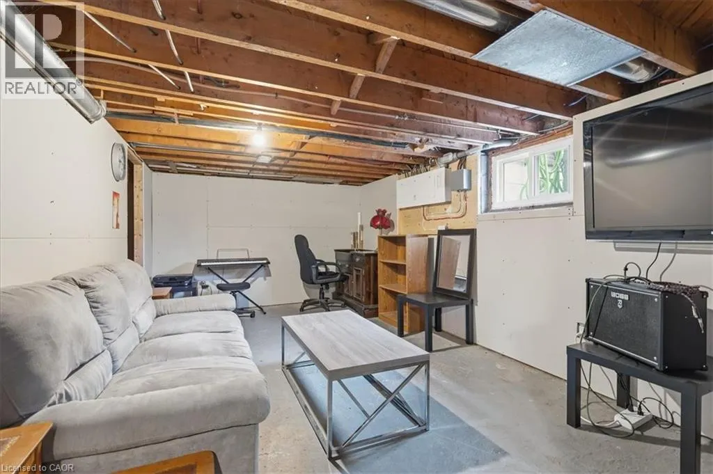 98 ALBERT Street E