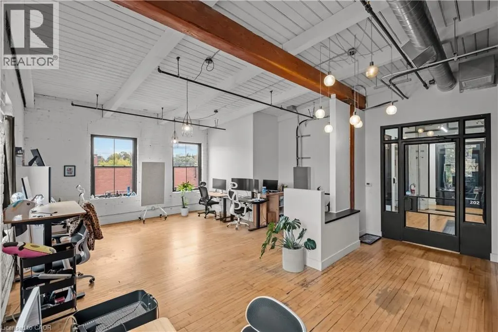 135 GEORGE Street N Unit# 200, #200