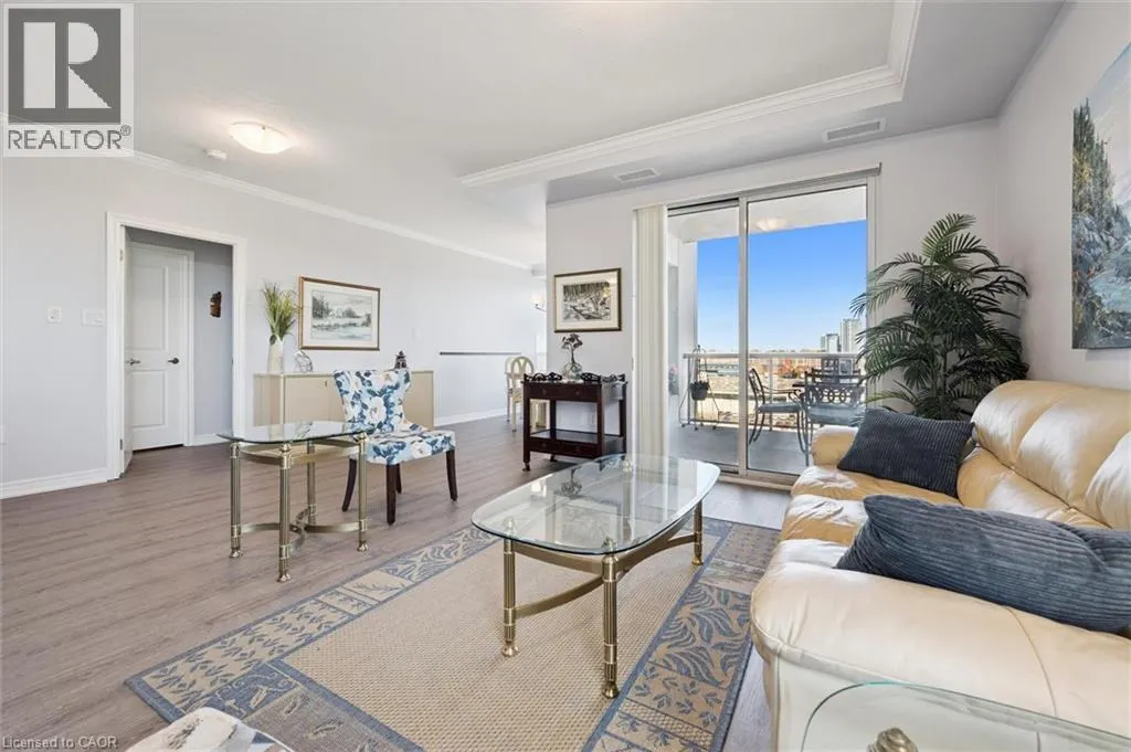 539 BELMONT Avenue W Unit# 809, #809