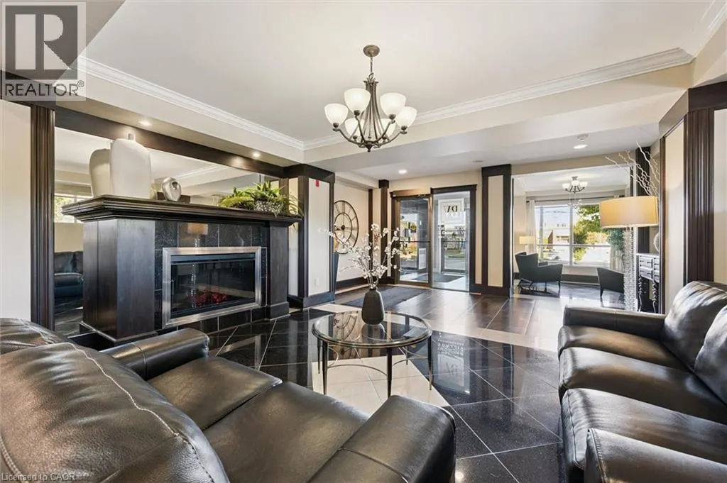 539 BELMONT Avenue W Unit# 809, #809