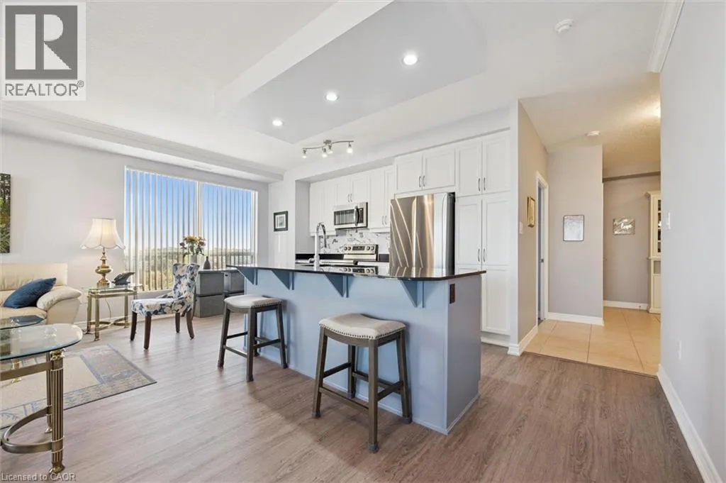 539 BELMONT Avenue W Unit# 809, #809