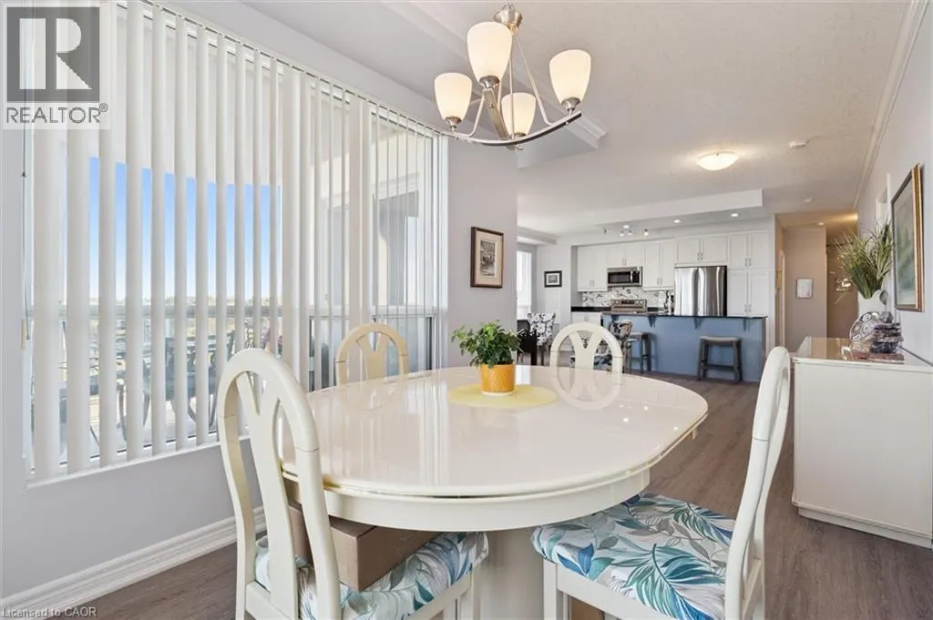 539 BELMONT Avenue W Unit# 809, #809