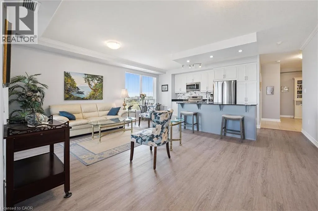 539 BELMONT Avenue W Unit# 809, #809