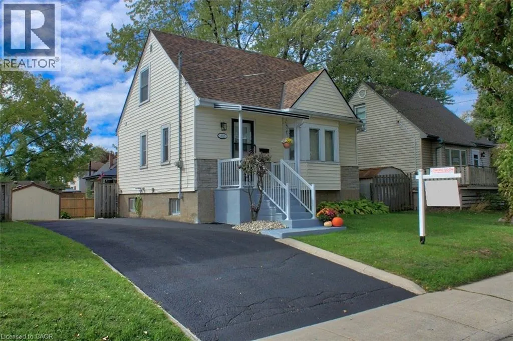 832 QUEENSDALE Avenue