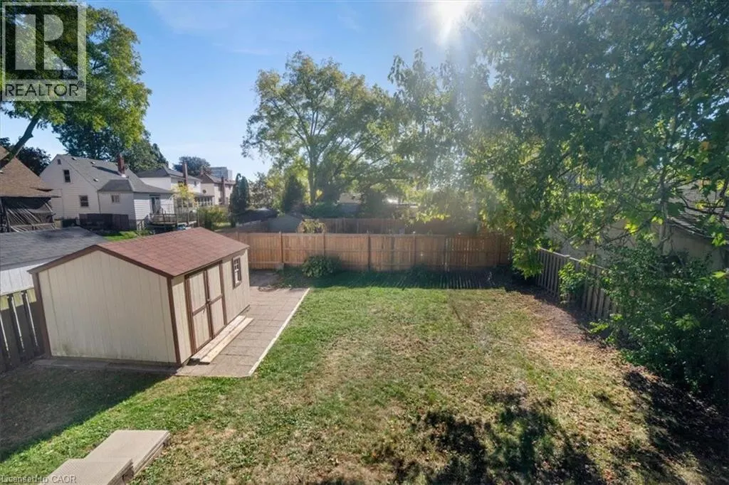 832 QUEENSDALE Avenue