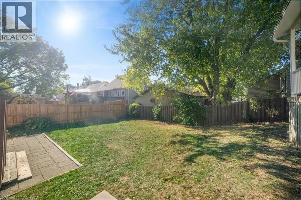 832 QUEENSDALE Avenue