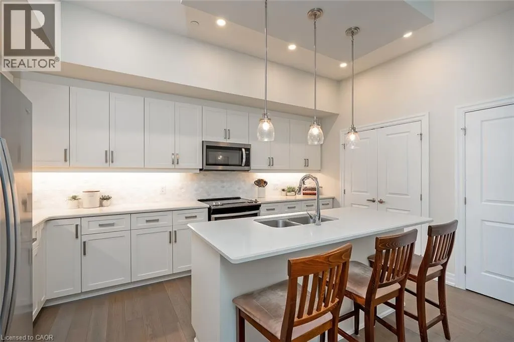 1878 GORDON Street Unit# 202, #202