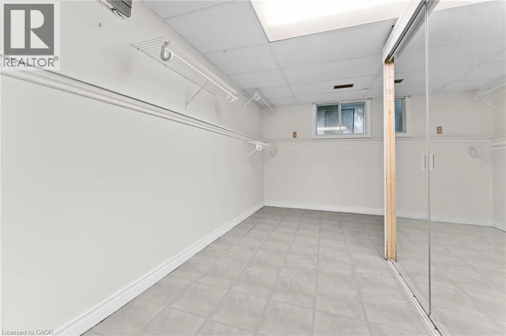 121 TOLLGATE Road