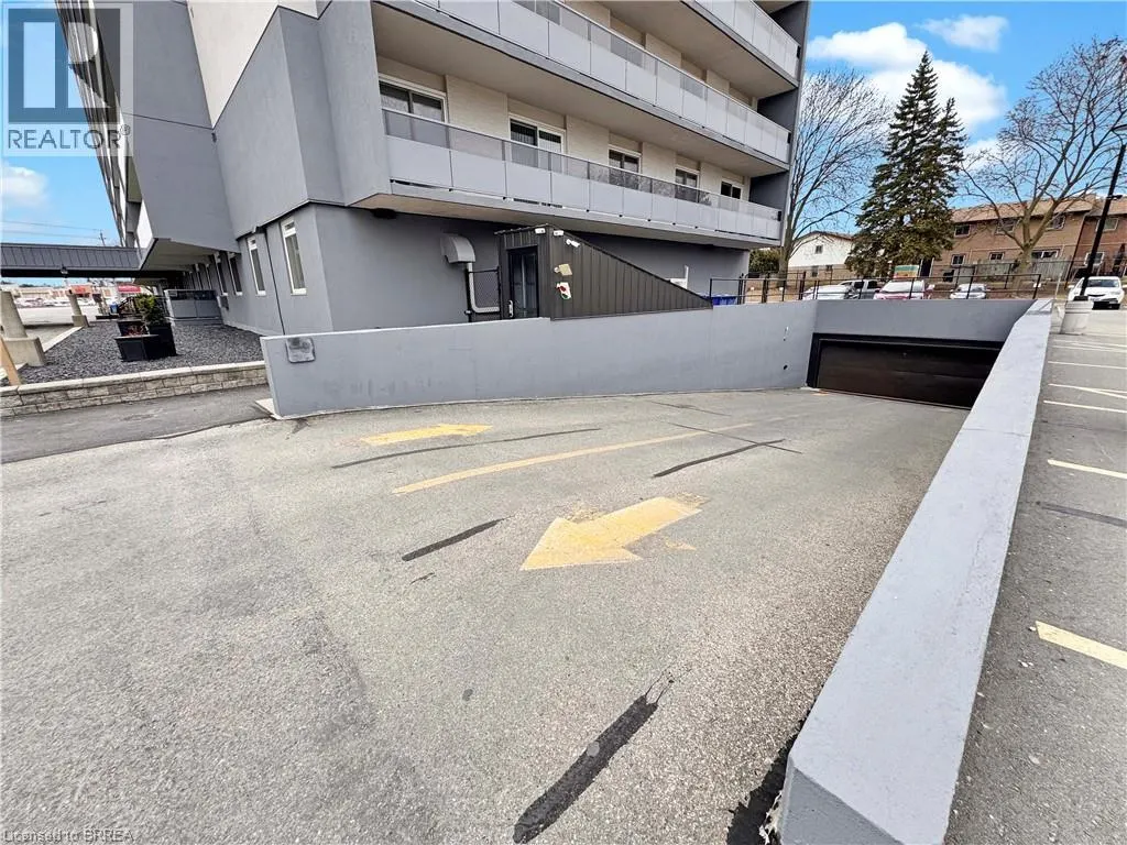 640 WEST Street Unit# 101, #101
