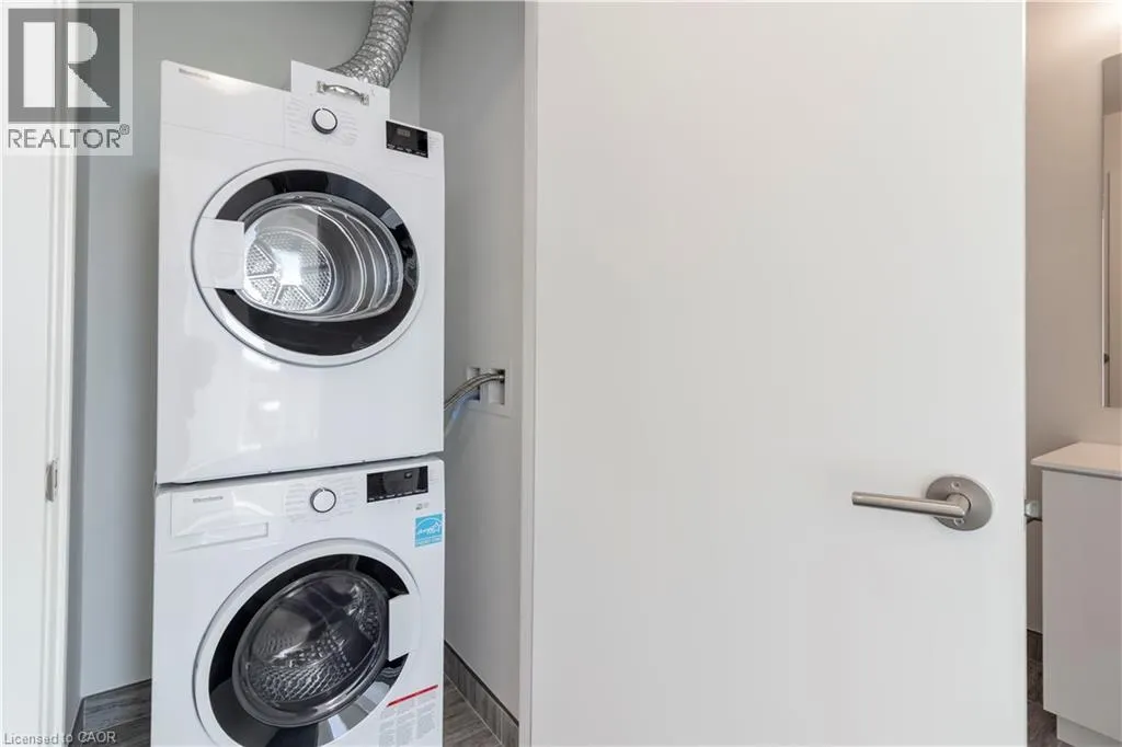 25 WELLINGTON Street S Unit# 2103, #2103