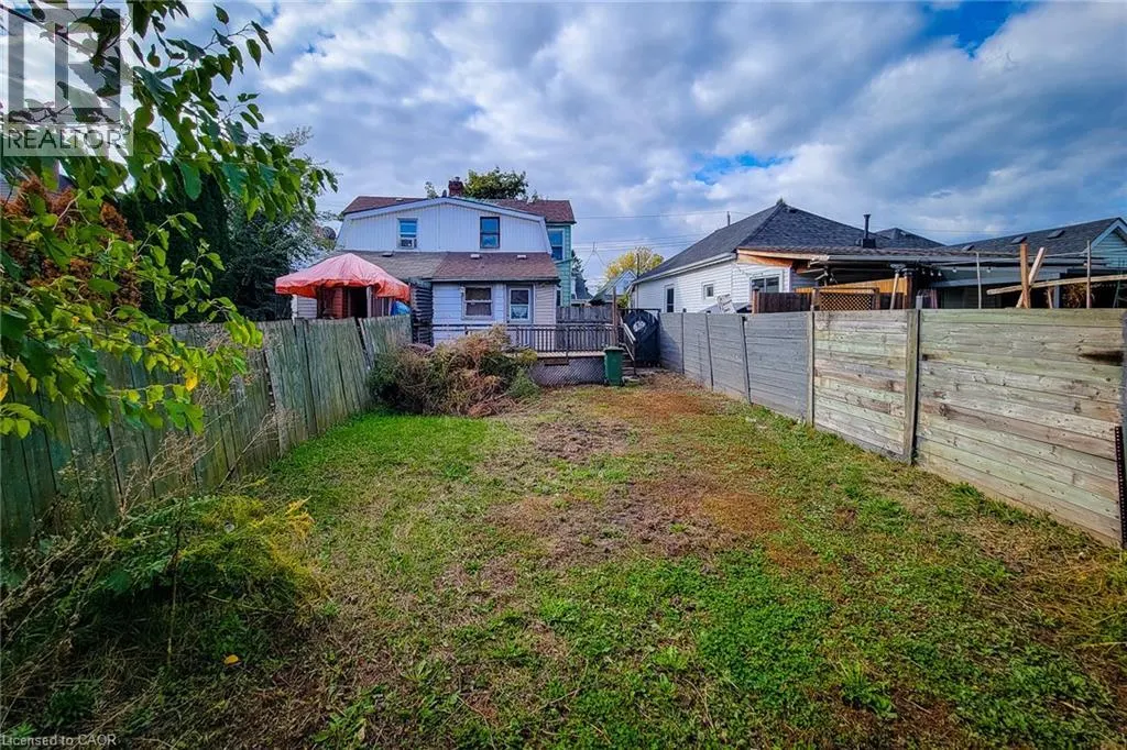 38 ELLIS Avenue