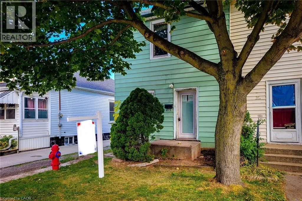 38 ELLIS Avenue