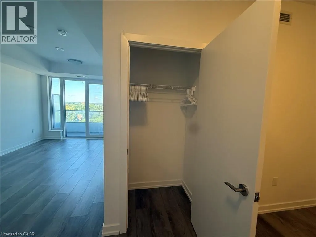 5 WELLINGTON Street Unit# 808, #808