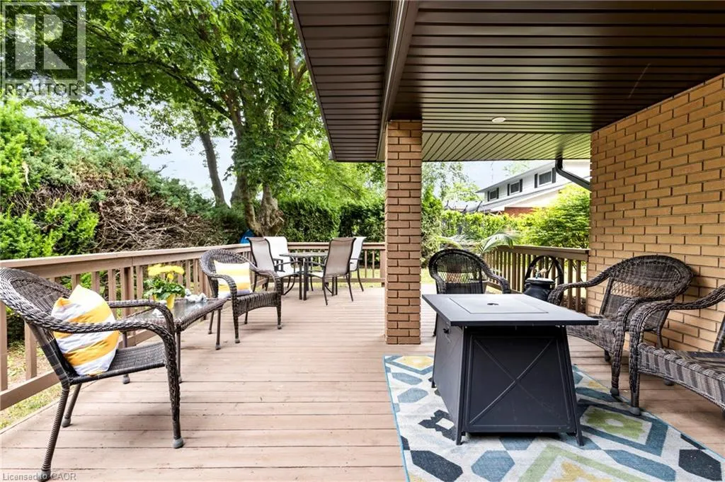 27 DALEVIEW Crescent